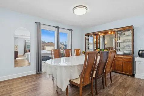 1458 Kingston Court Des Plaines IL 60018
