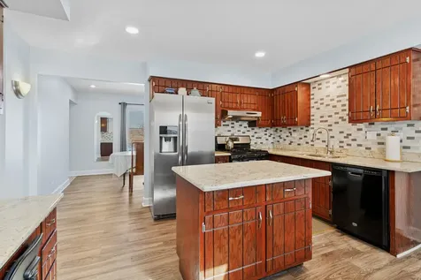 1458 Kingston Court Des Plaines IL 60018