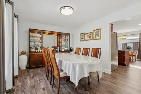 1458 Kingston Court Des Plaines IL 60018