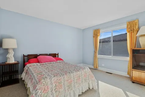 1458 Kingston Court Des Plaines IL 60018