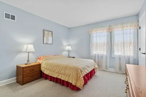 1458 Kingston Court Des Plaines IL 60018