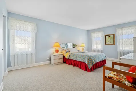 1458 Kingston Court Des Plaines IL 60018