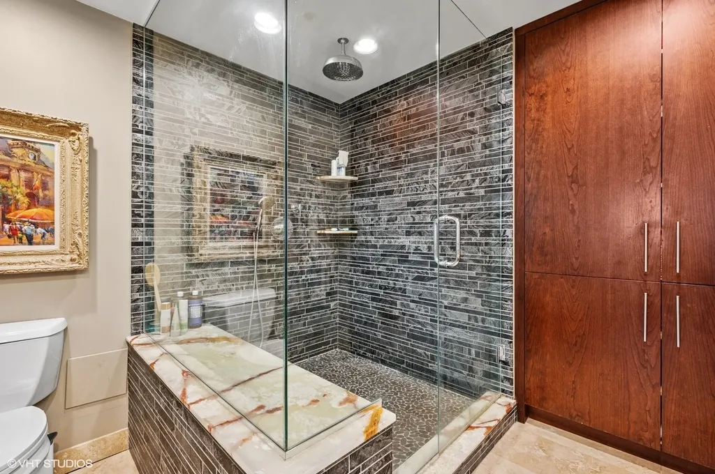 6 East Monroe Street Chicago IL 60603