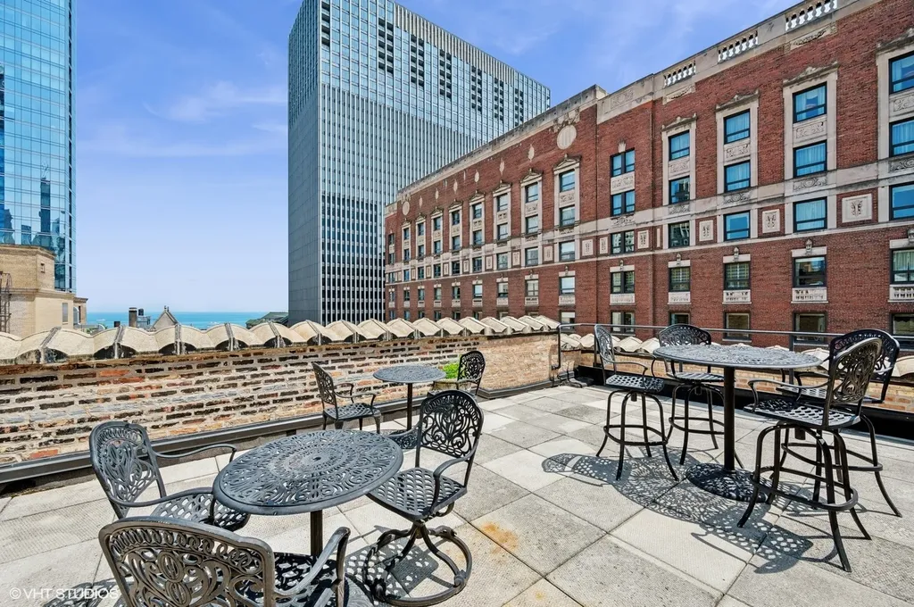 6 East Monroe Street Chicago IL 60603