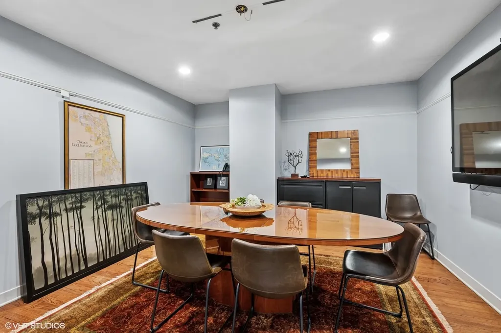 6 East Monroe Street Chicago IL 60603