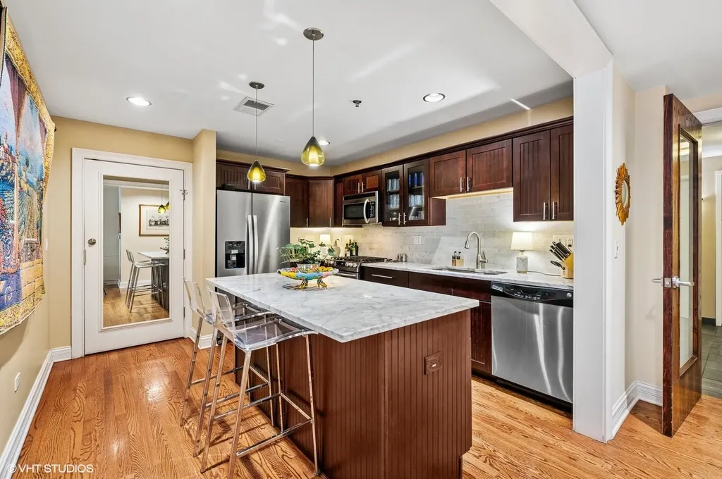 6 East Monroe Street Chicago IL 60603