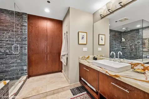 6 East Monroe Street Chicago IL 60603