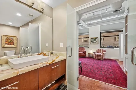 6 East Monroe Street Chicago IL 60603