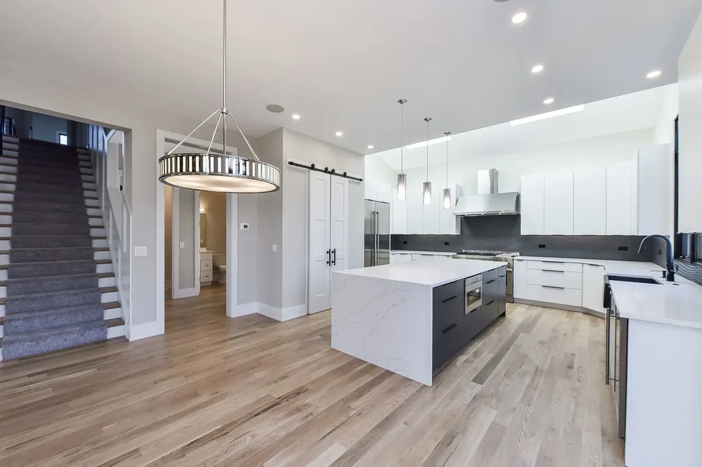 719 North Brainard Street Naperville IL 60563