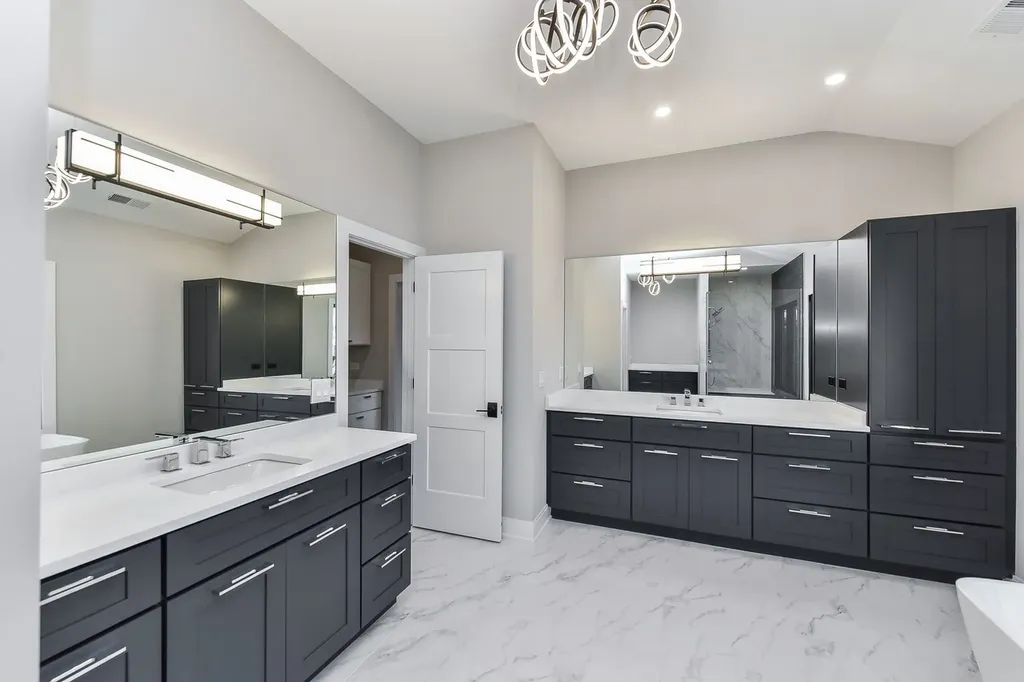 719 North Brainard Street Naperville IL 60563