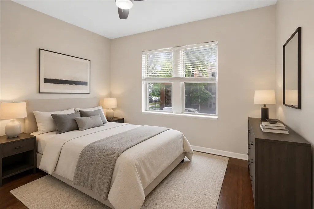 3923 West Ainslie Street Chicago IL 60625