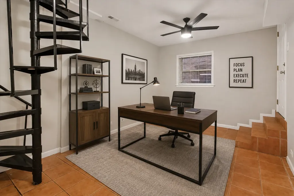 3923 West Ainslie Street Chicago IL 60625