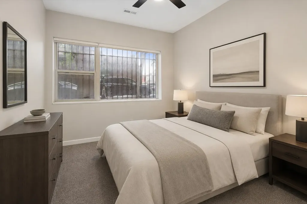 3923 West Ainslie Street Chicago IL 60625