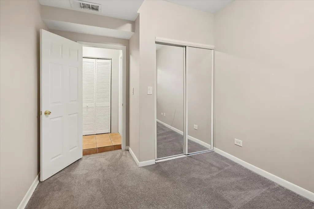 3923 West Ainslie Street Chicago IL 60625