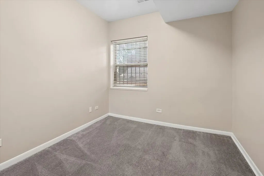 3923 West Ainslie Street Chicago IL 60625