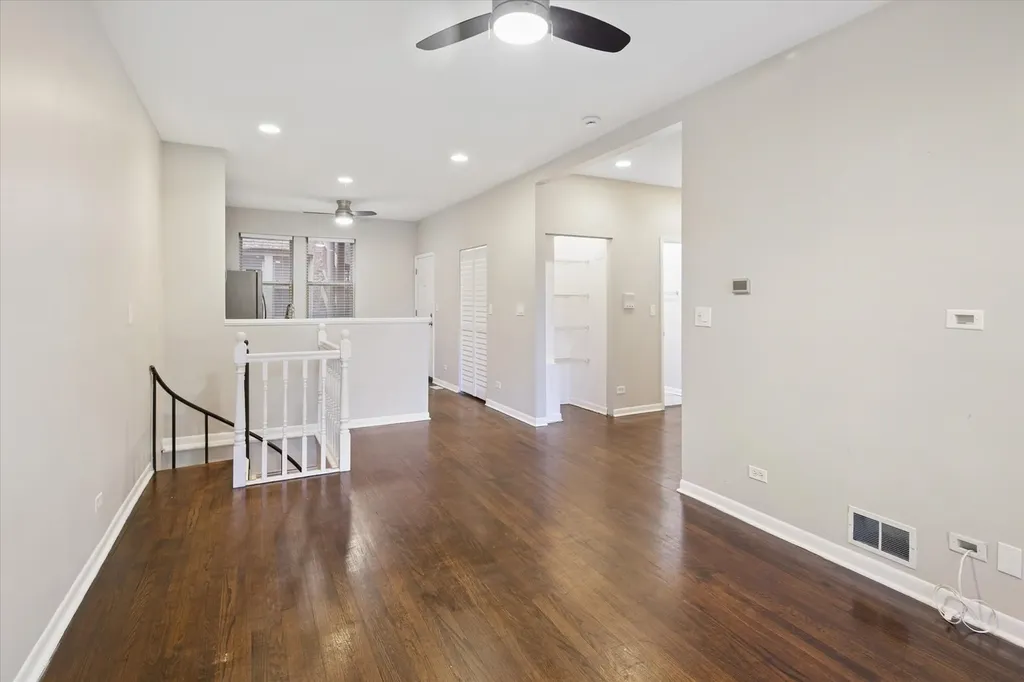 3923 West Ainslie Street Chicago IL 60625