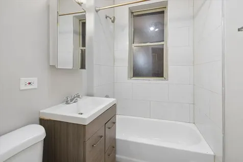 3923 West Ainslie Street Chicago IL 60625