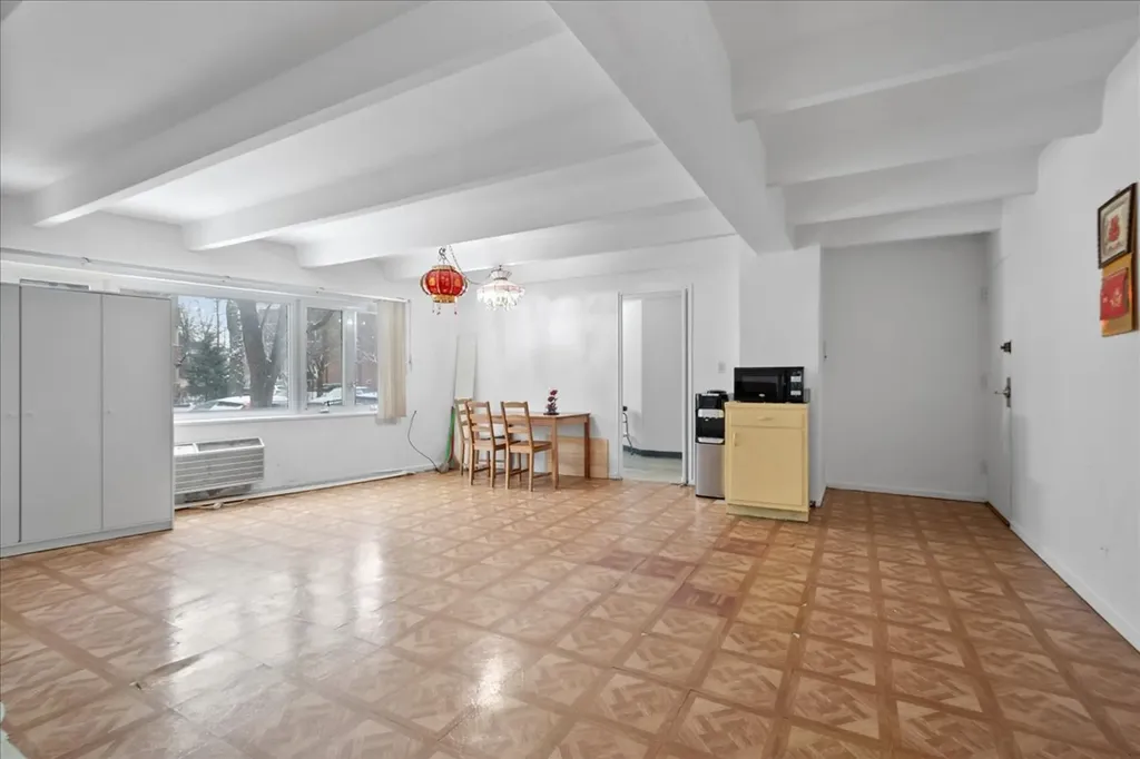 1940 West Hood Avenue Chicago IL 60660