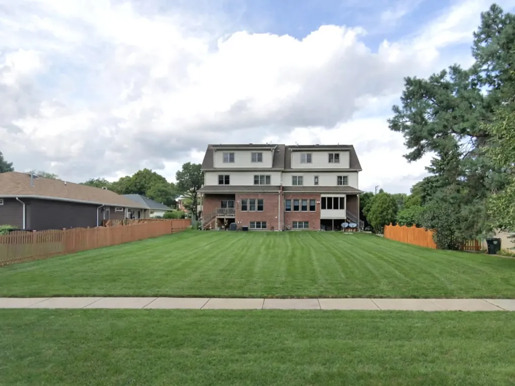 5526 Main Street Morton Grove IL 60053