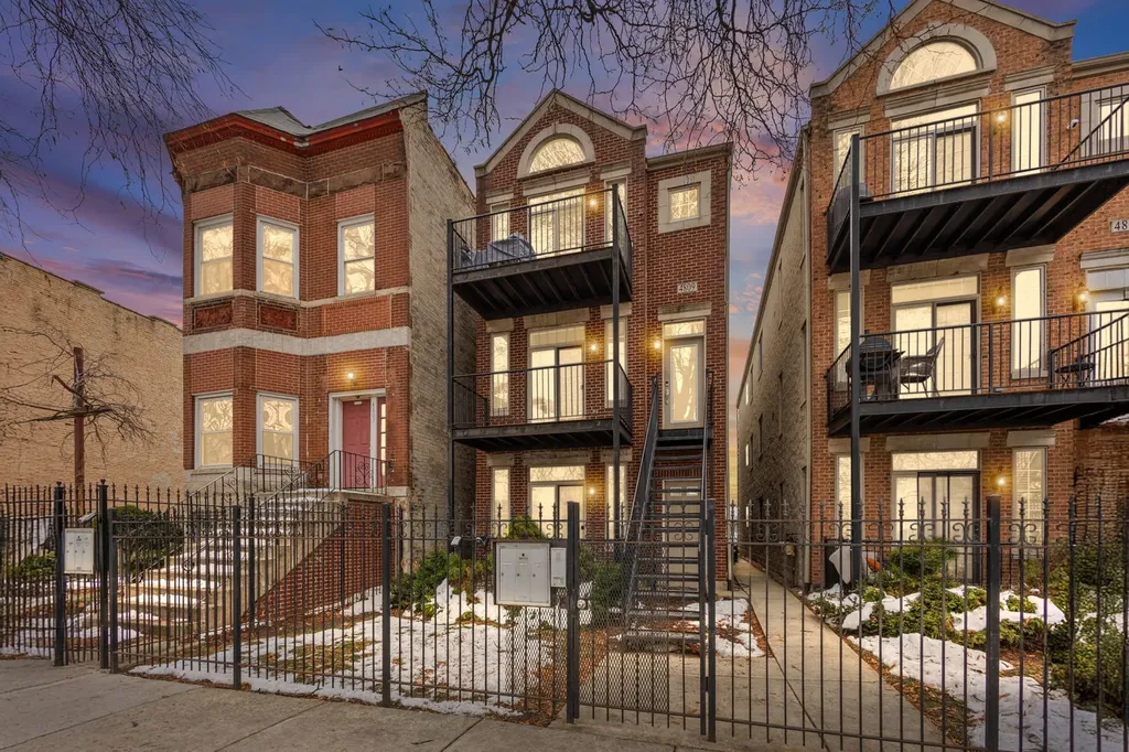 4809 South Wabash Avenue Chicago IL 60615