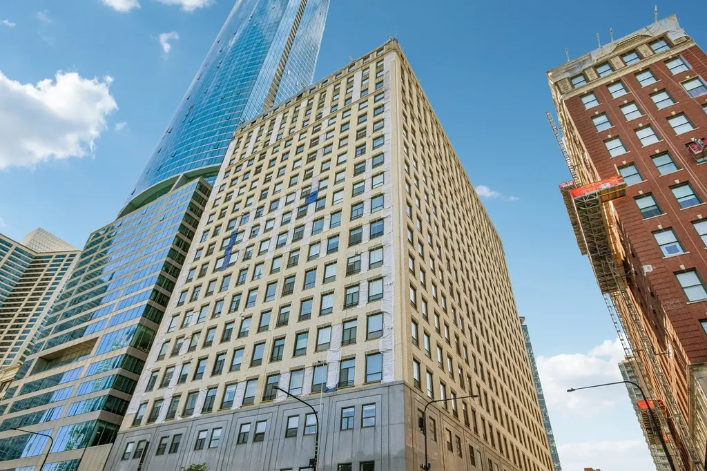 Chicago IL, 910 South Michigan Avenue, Unit 2006