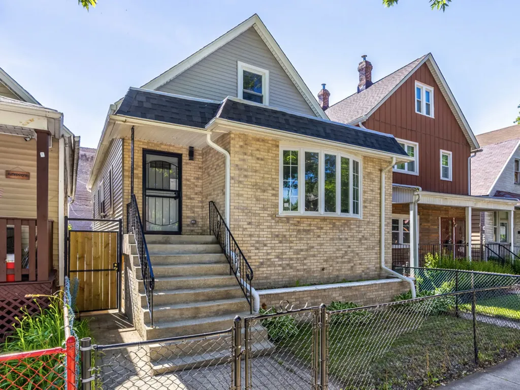 7324 South Maryland Street Chicago IL 60619
