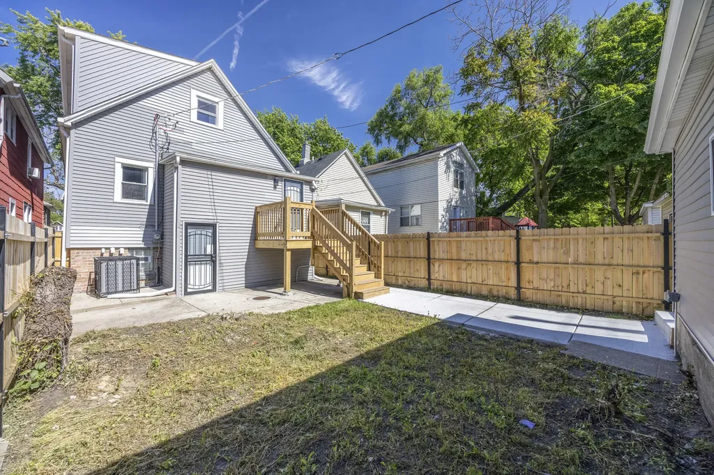 7324 South Maryland Street Chicago IL 60619