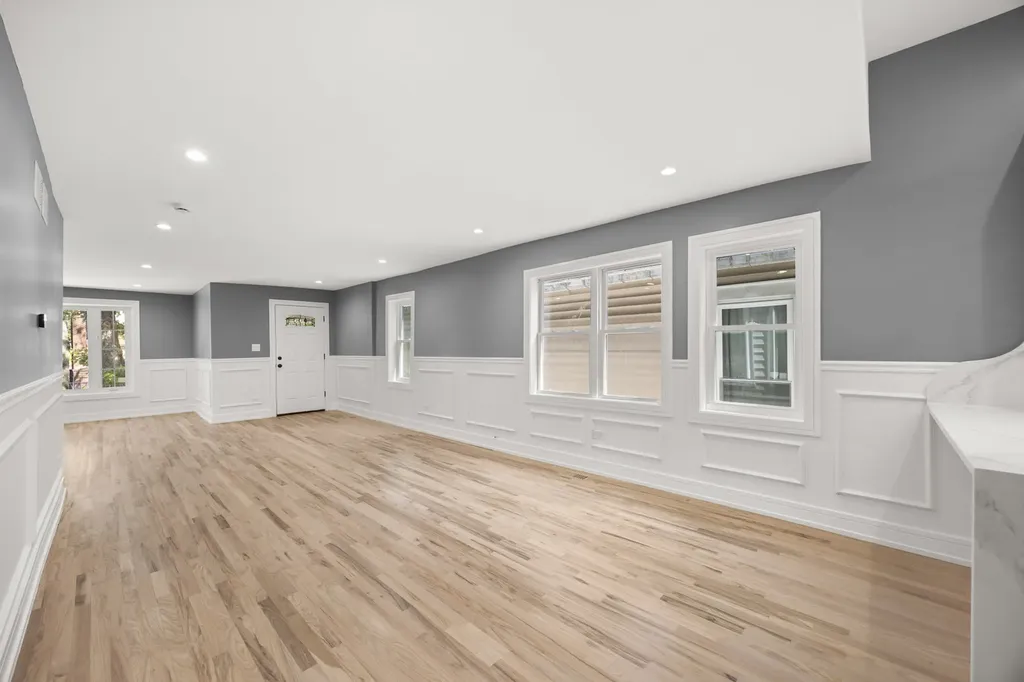 7324 South Maryland Street Chicago IL 60619
