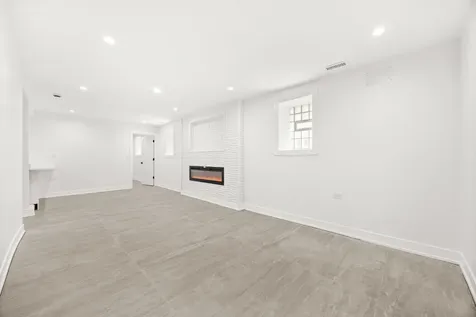 7324 South Maryland Street Chicago IL 60619