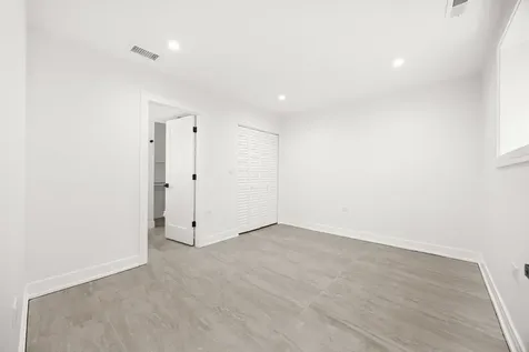 7324 South Maryland Street Chicago IL 60619