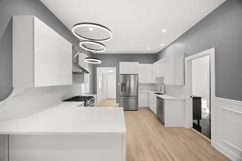 7324 South Maryland Street Chicago IL 60619