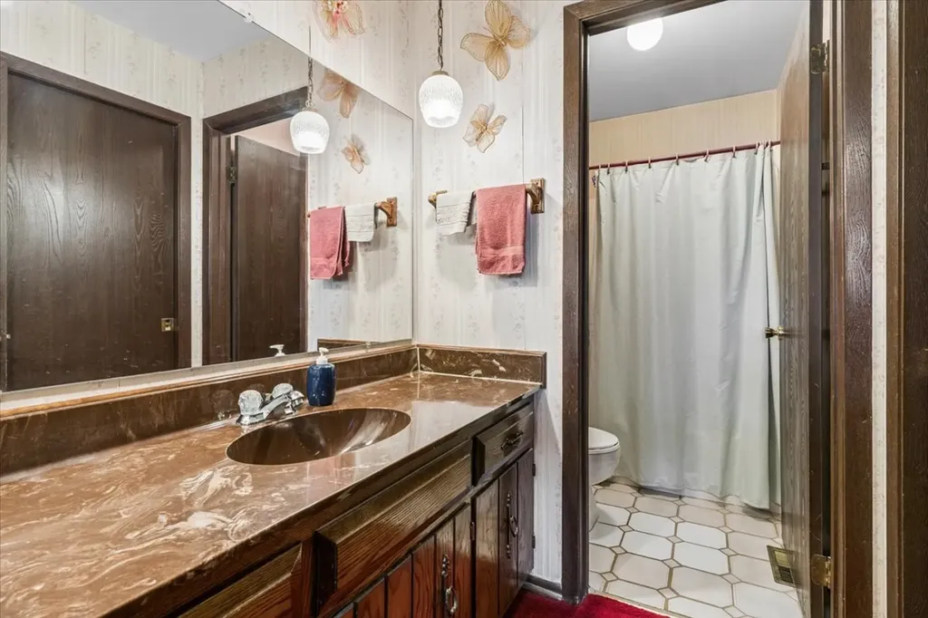834 River Drive Carol Stream IL 60188