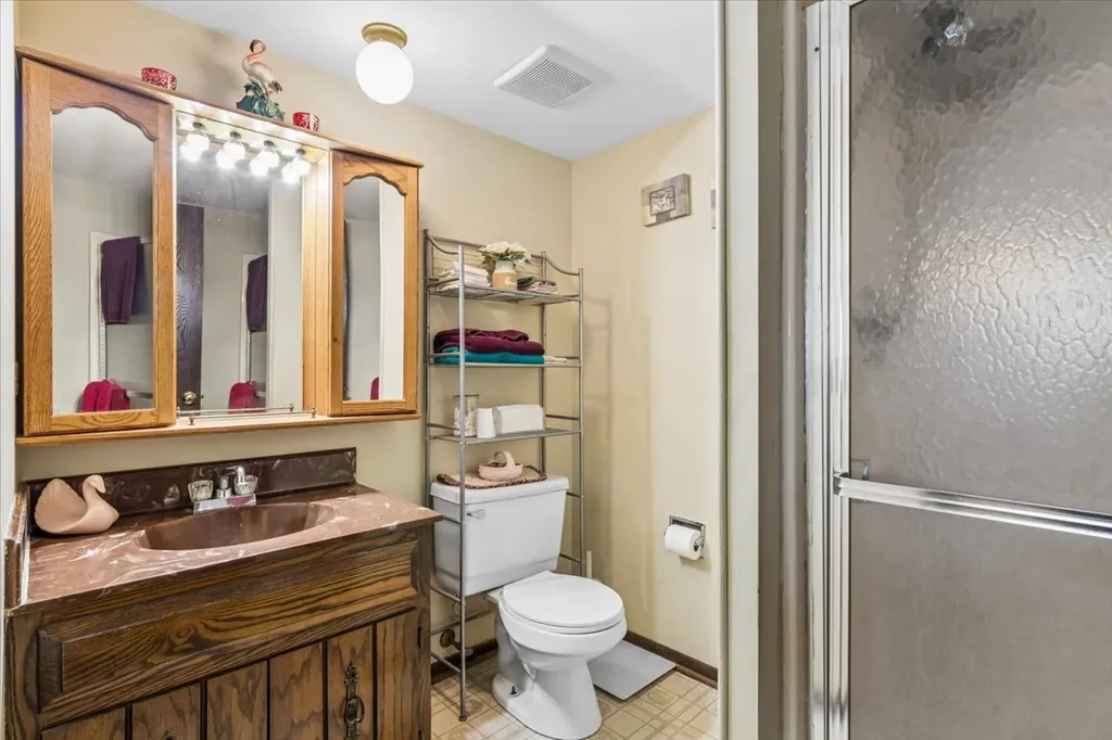834 River Drive Carol Stream IL 60188