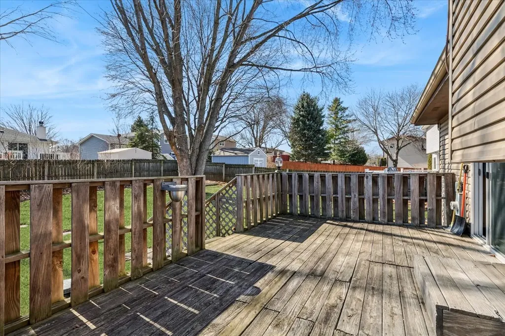 834 River Drive Carol Stream IL 60188