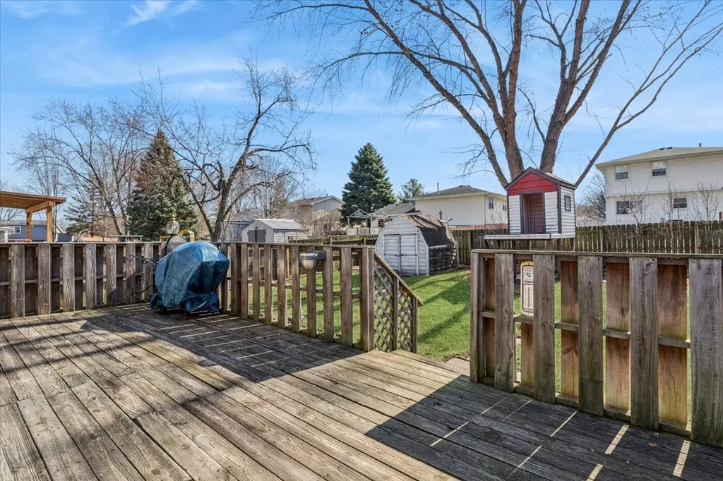 834 River Drive Carol Stream IL 60188