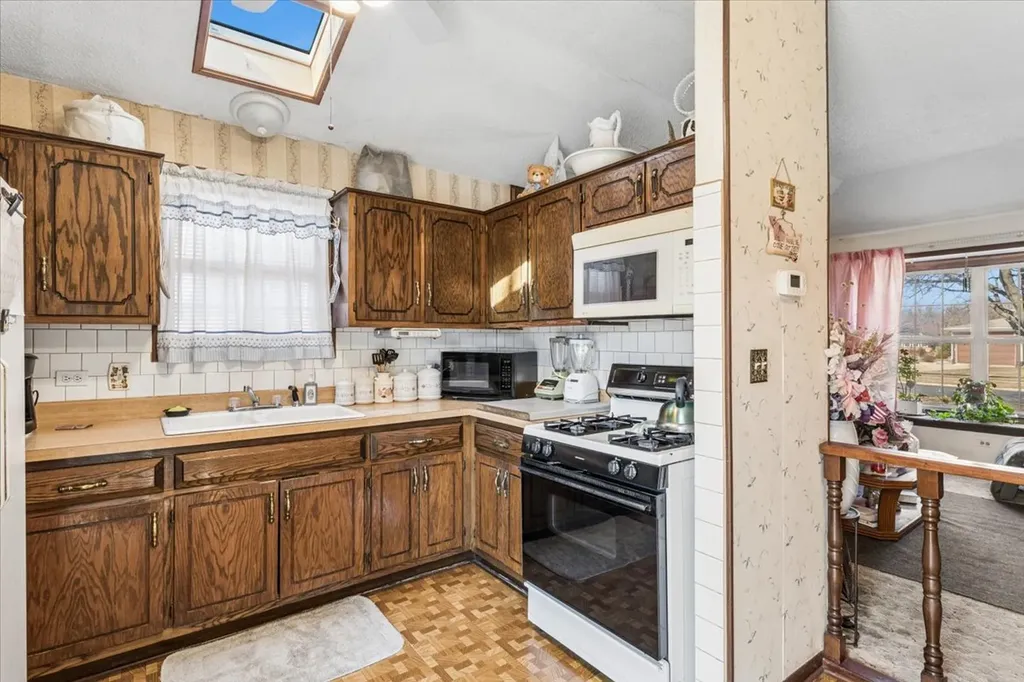 834 River Drive Carol Stream IL 60188