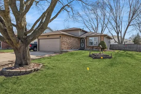 834 River Drive Carol Stream IL 60188