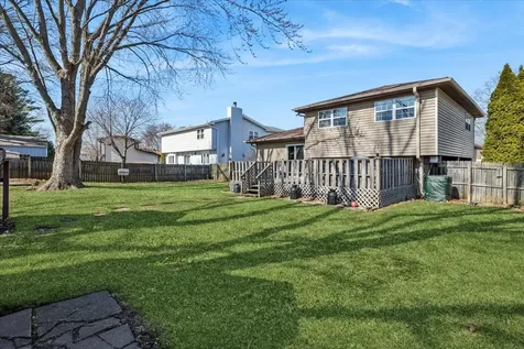 834 River Drive Carol Stream IL 60188
