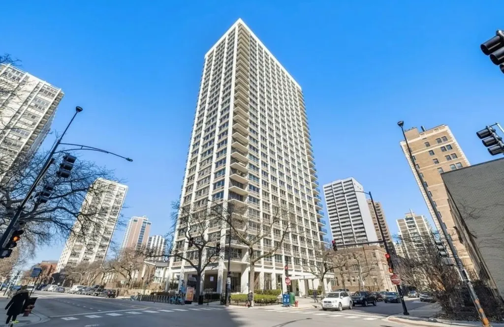 88 West Schiller Street Chicago IL 60610