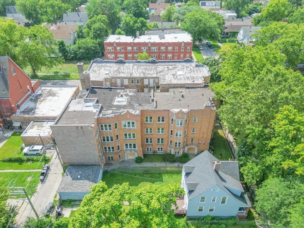 7951 South Muskegon Avenue Chicago IL 60617