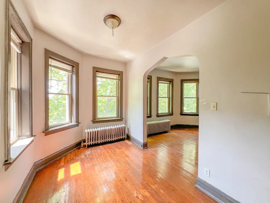 7951 South Muskegon Avenue Chicago IL 60617