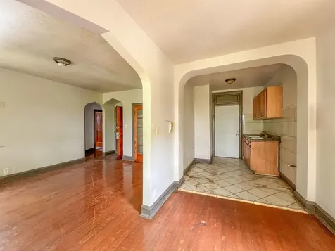 7951 South Muskegon Avenue Chicago IL 60617