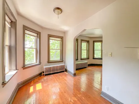 7951 South Muskegon Avenue Chicago IL 60617