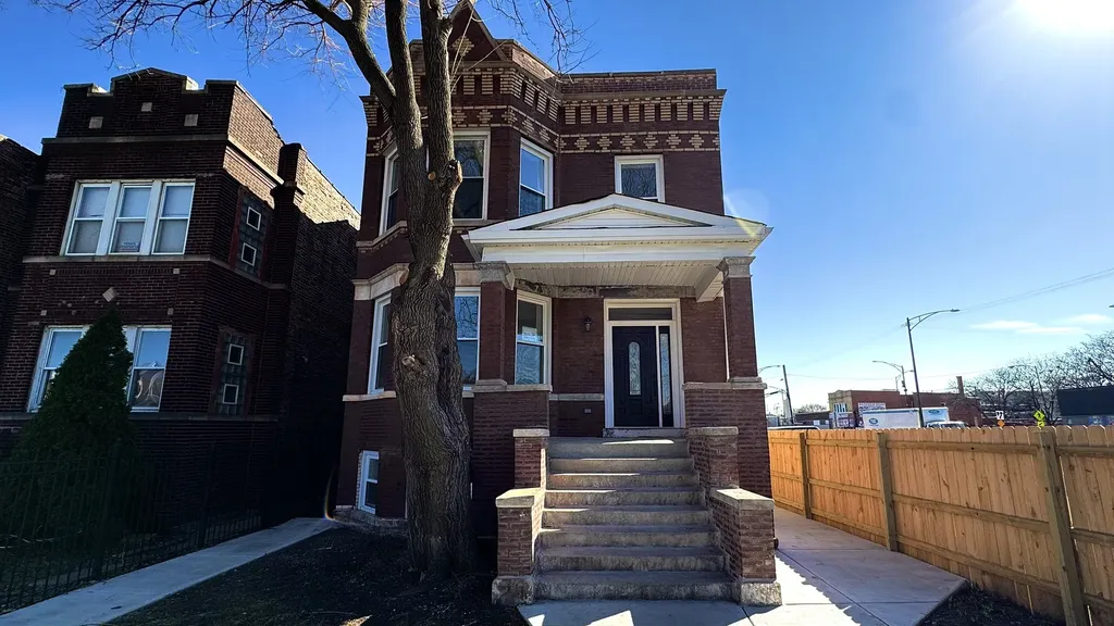4751 West Monroe Street Chicago IL 60644