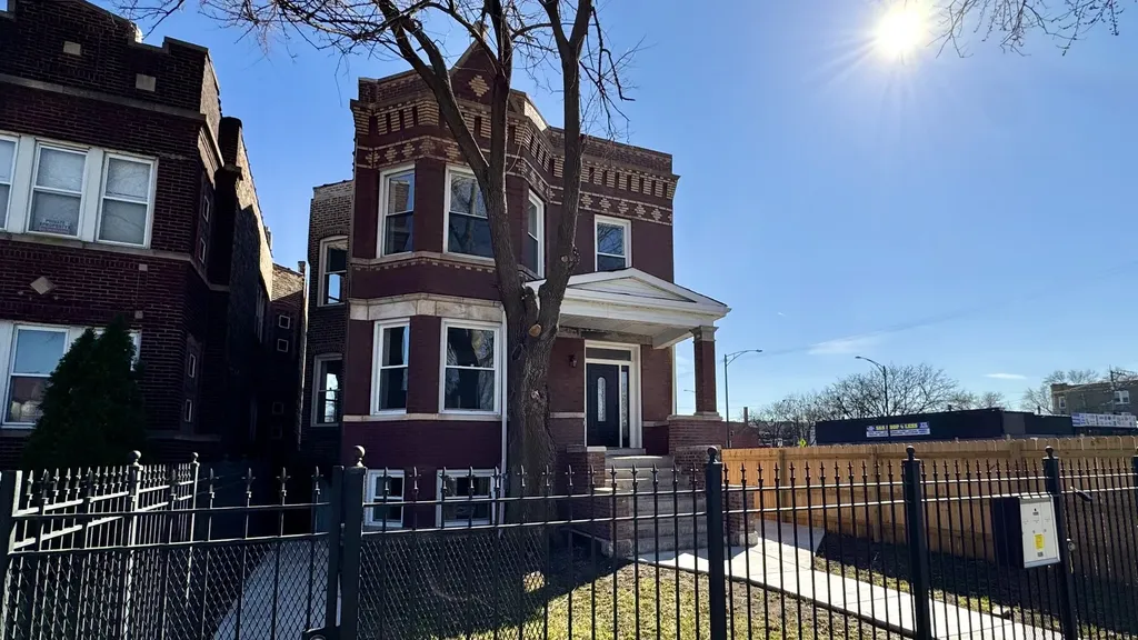 4751 West Monroe Street Chicago IL 60644