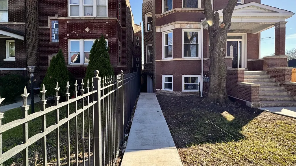 4751 West Monroe Street Chicago IL 60644