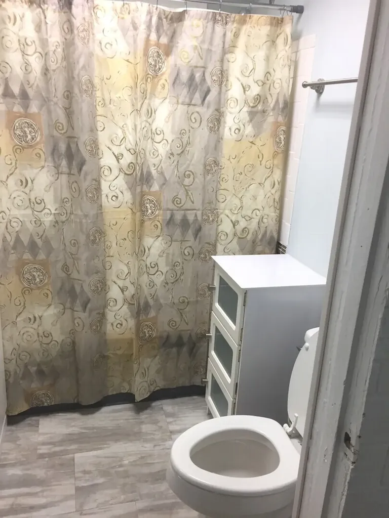 7026 South Saint Lawrence Avenue Chicago IL 60637