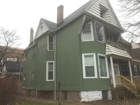 7026 South Saint Lawrence Avenue Chicago IL 60637
