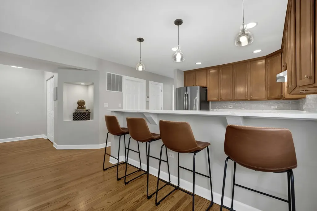 930 West Agatite Avenue Chicago IL 60640