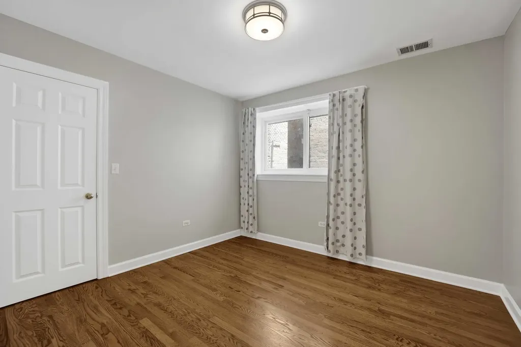 930 West Agatite Avenue Chicago IL 60640